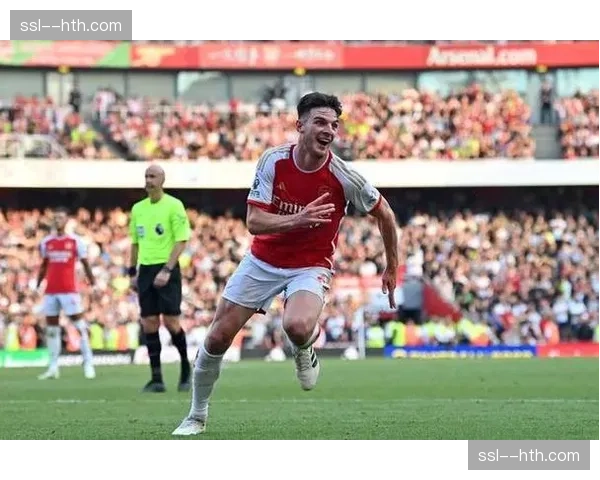 赖斯禁区玩火致丢球后反应引热议：从自责到领袖的瞬间心理调整