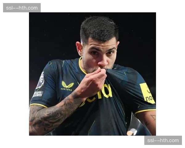 官方确认:纽卡斯尔联主帅埃迪-豪与俱乐部续约至2028年。 官方确认:纽卡斯尔联主帅埃迪-豪与俱乐部续约至2028年。