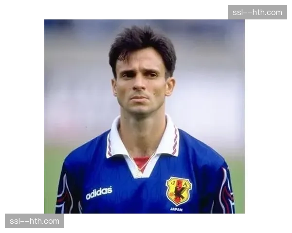 通讯：退役后的拉莫斯投身青训，在马德里开办足球学院。