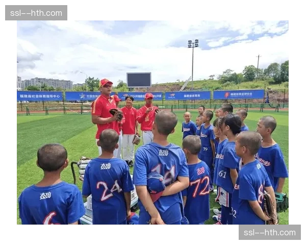 闽台棒垒球联动学校建设:200所学校的体育交流网络构建 闽台棒垒球联动学校建设:200所学校的体育交流网络构建