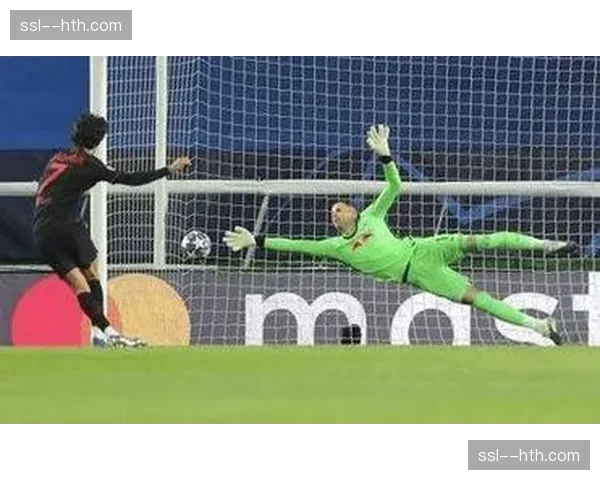 莱比锡3-1战胜法兰克福巩固欧冠席位争夺，奥蓬达传射建功